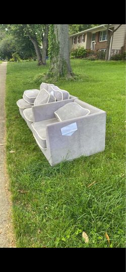 FREE Grey Sofa Set
