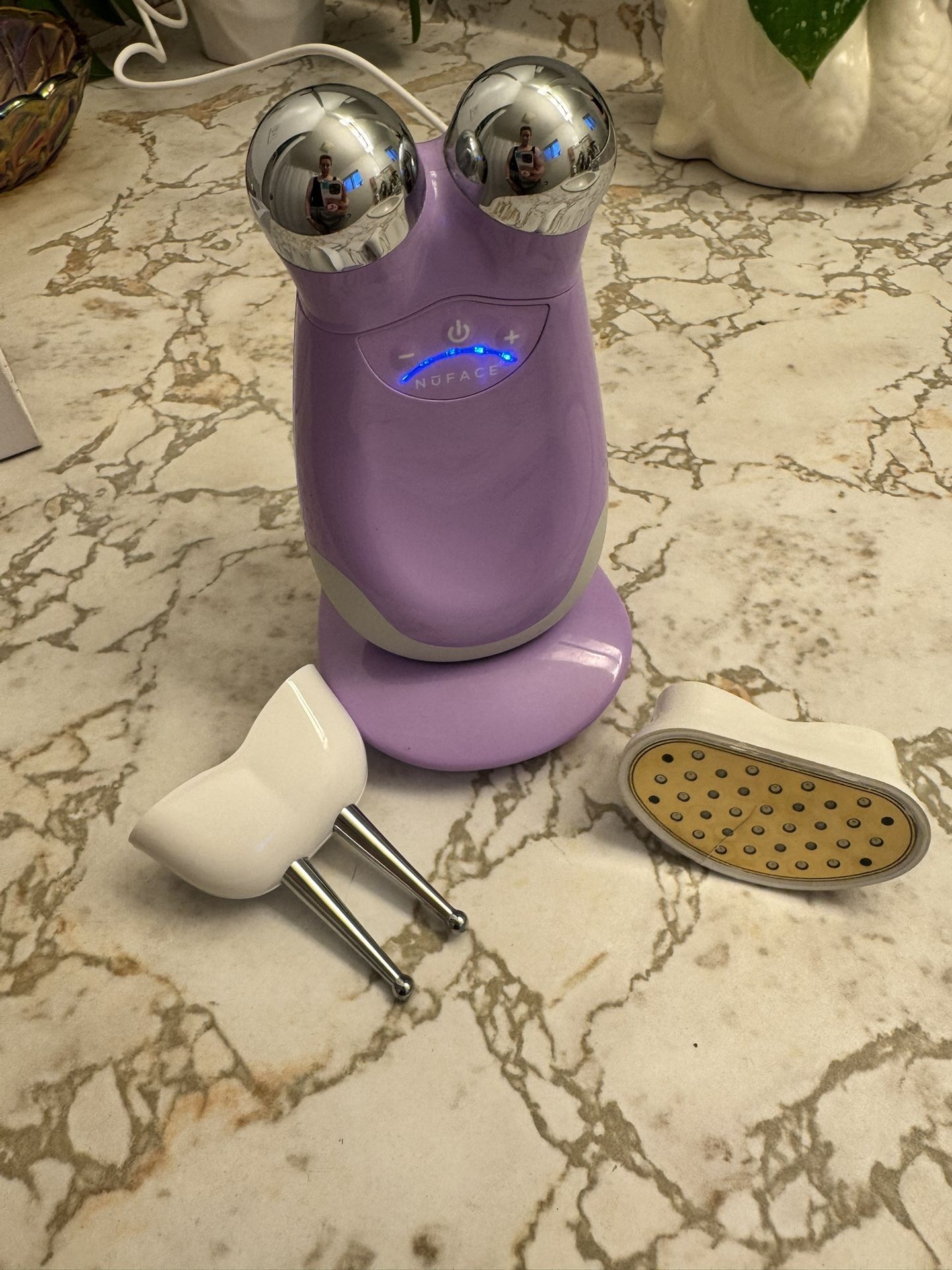 NuFace Trinity Complete Set - Microcurrent & Red light Therapy