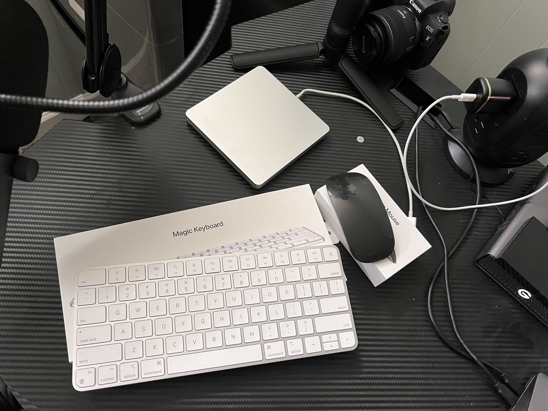 Mac, Wireless Keyboard And Magic Mouse