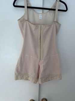 Woman’s faja