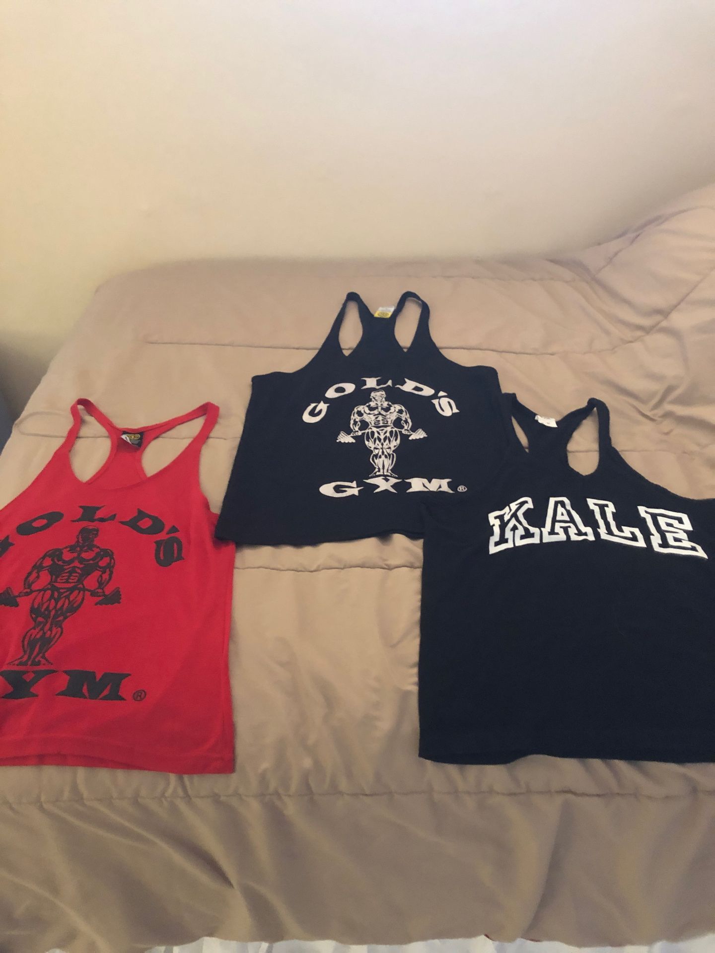 3 pack of stringers (GOLDS GYM)