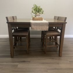 Dinning Table (expandable)