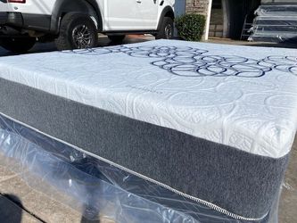 Full Bamboo Hybrid Cool Gel Memory Foam Mattress!•••
