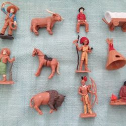 Vintage Native Figurines Toy Set