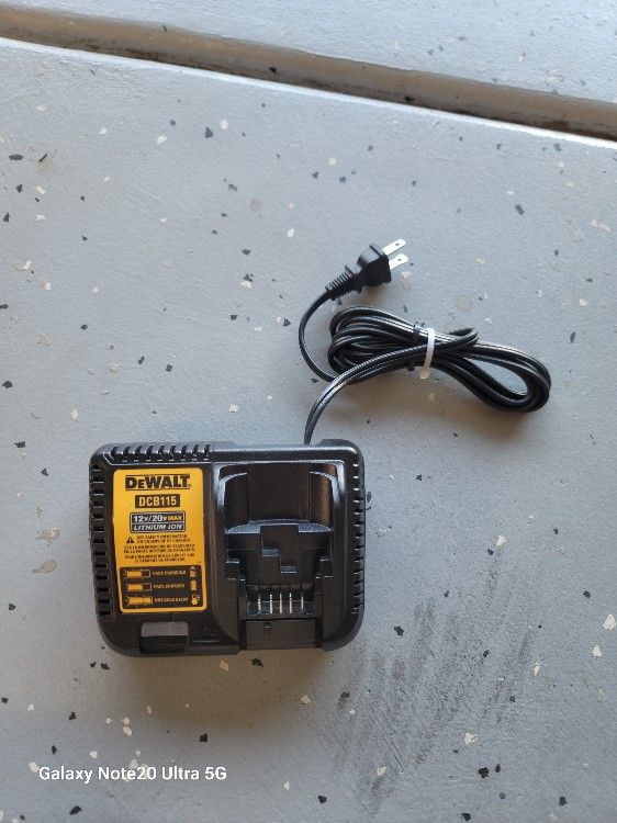 DCB115 Dewalt 12v/20v Charger