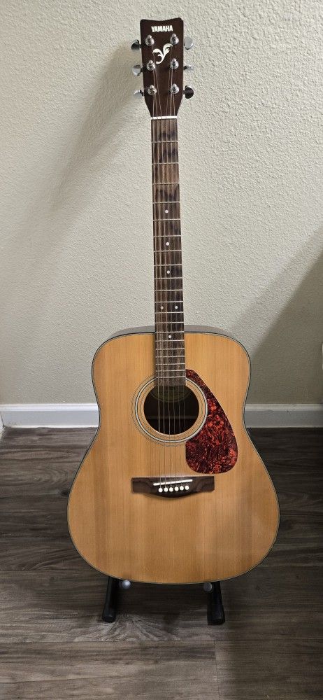 Yamaha F325 Acoustic Guitar 