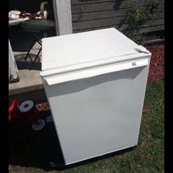 GE Compact Refrigerator $20