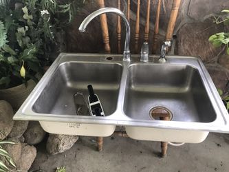 Wash station sink