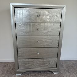 Dressers With Diamond Style Handles - Set of 2