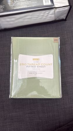 Queen fitted sheet