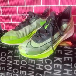 Men's Nikes Size 11.5