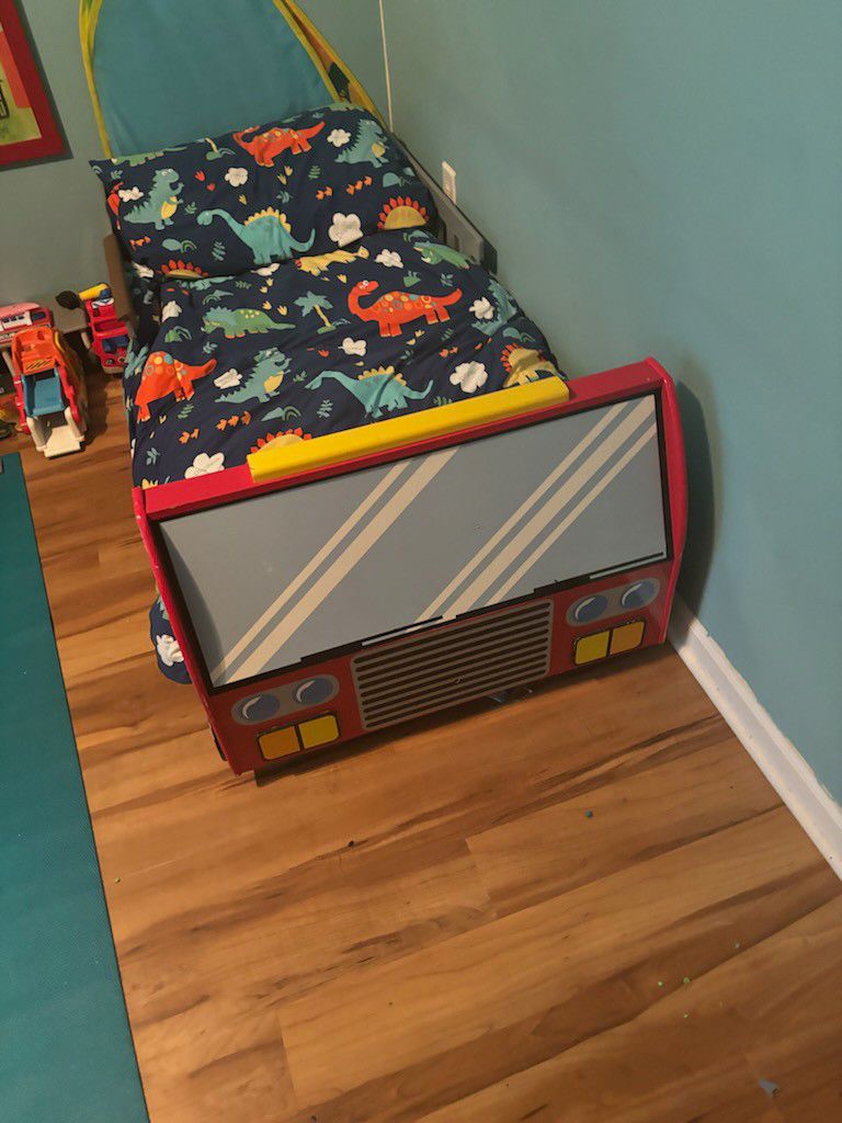 Fire Truck Toddler Bed and Mattress 