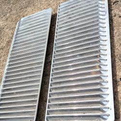 Oldsmobile 71 Hood Vent Louvers 