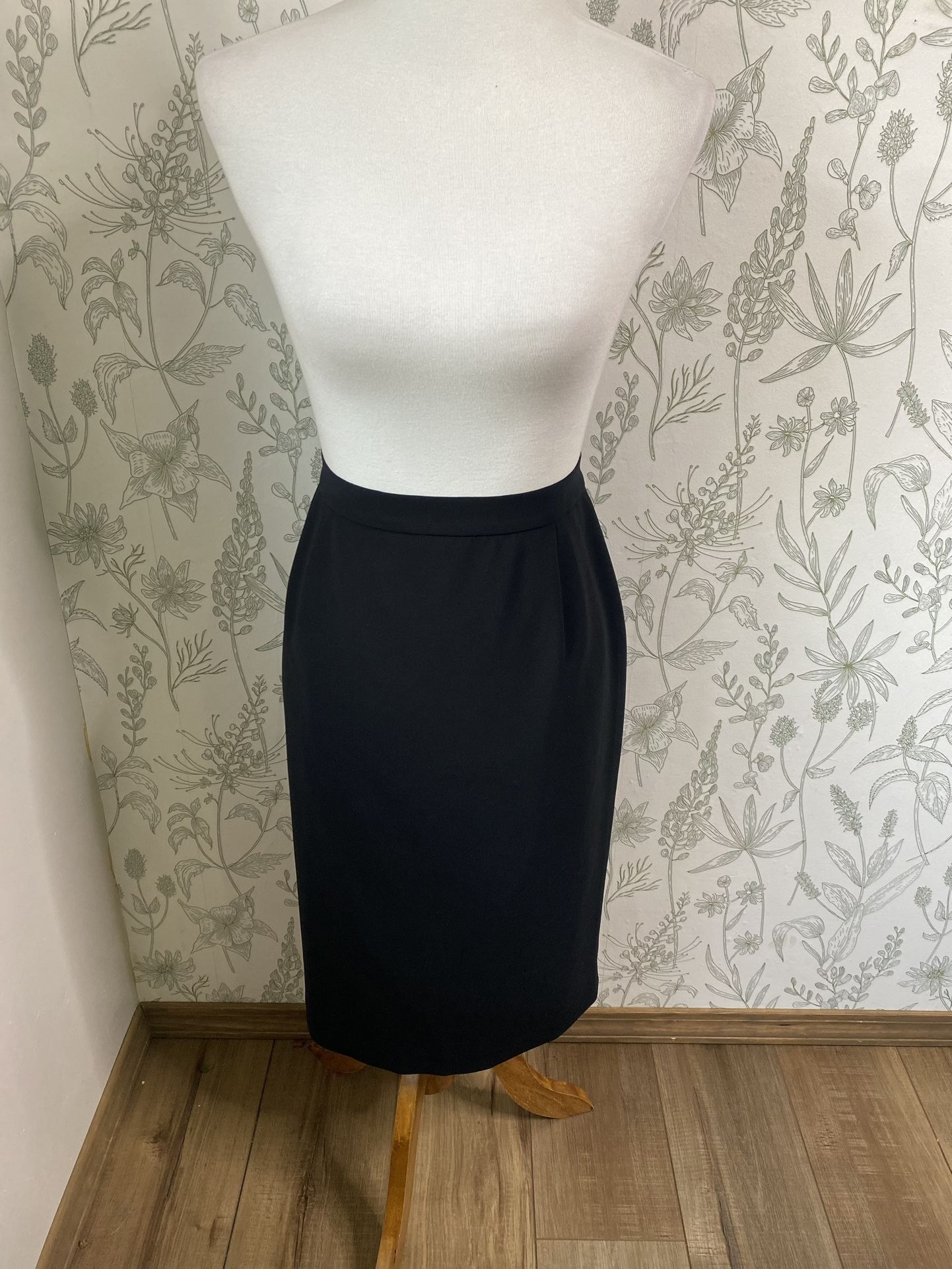 Jones New York Collection Black Straight Long Skirt Lined Size 6 Midi Skirt 