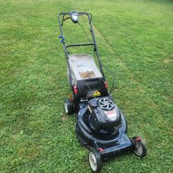 Craftsman  EZ-Walk Self-propelled Lawn Mower (New Carb Aug 13) very good