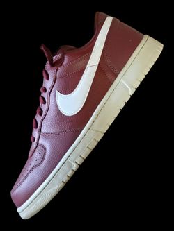 Nike men 13 red/white