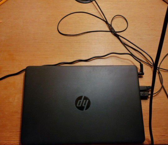 HP Laptop 4gb 128SSD Amd Athlon 3050U
