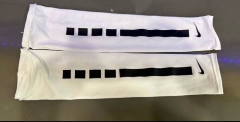 Mens Nike bball sleeves set