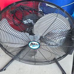 MAXX AIR floor fan NEW