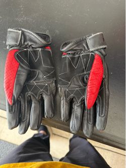 Motorcycle gloves