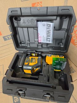 DEWALT DCLE34021B

20V MAX Li-lon

Cordless Green Cross

Line Laser 2024