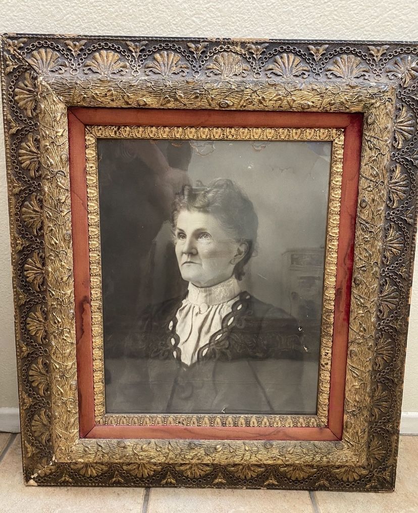 1860s-1900s Antique Victorian Crayon Portraits Hand-Colored Photos in Ornate Gilt Shadowbox Frames