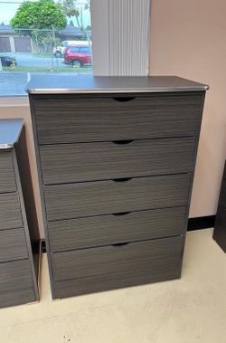 Five drawers dresser