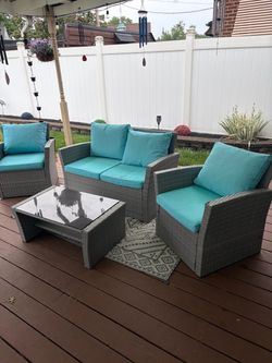 4-Piece Outdoor Wicker Patio Furniture Set