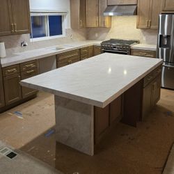 Countertop Installation & Slab Fabrication 