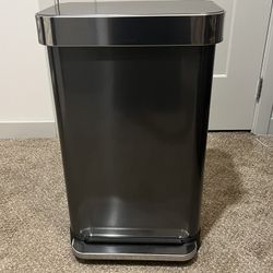 Simple Human Trash Can