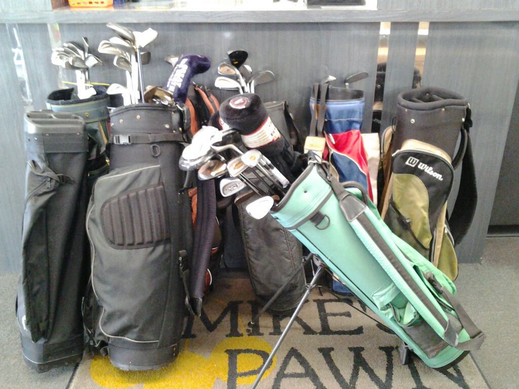 ALL GOLF CLUBS AND GOLF BAGS 50% OFF