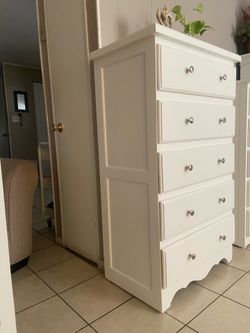 SOLID WOOD DRESSER