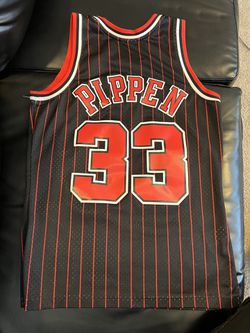 Chicago Bulls Scottie Pippen Hardwood Classic Jersey 95-96 Size Large Fits  Loose Not Fitted for Sale in Pompano Beach, FL - OfferUp