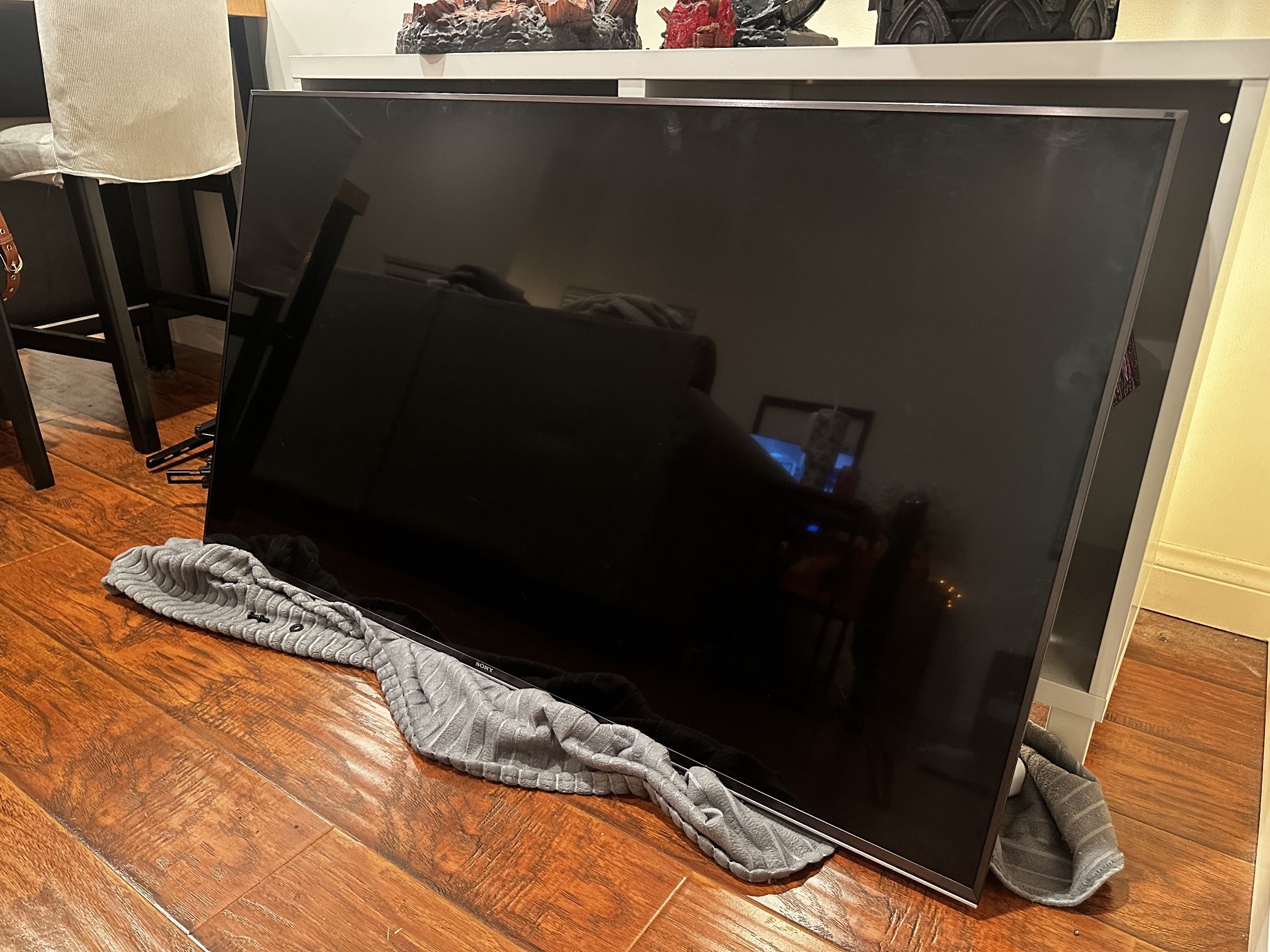 SONY XBR-55x950g 55inch TV, For Parts 