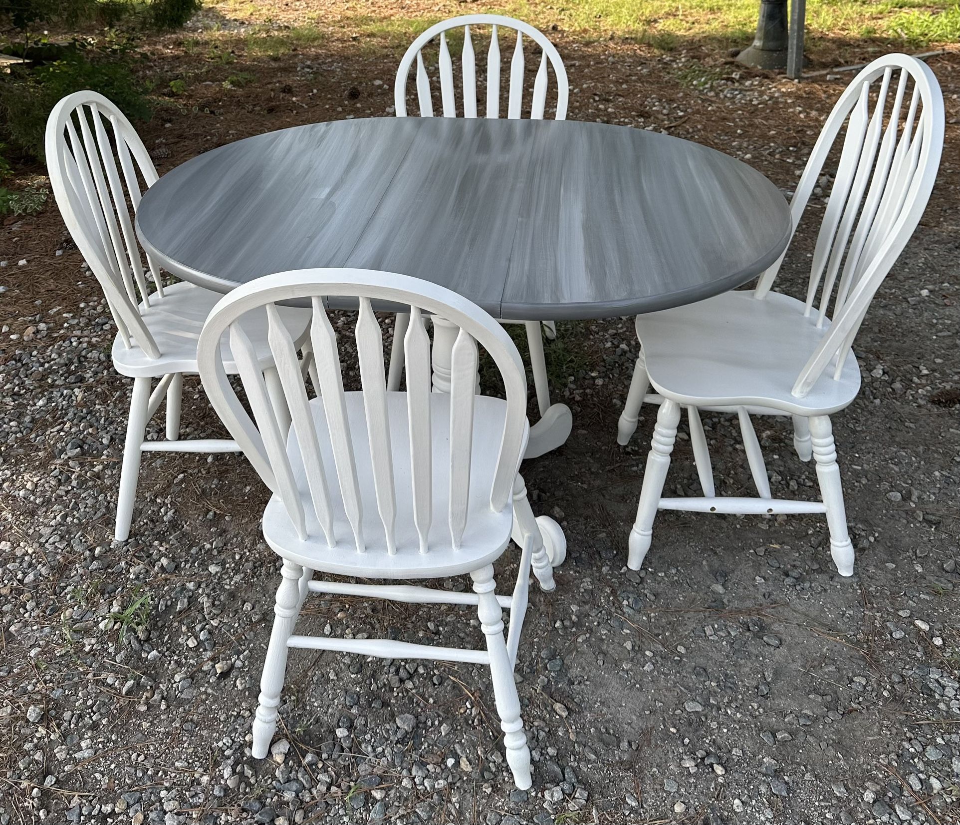Pedestal Table With Leaf And 4 Chairs 