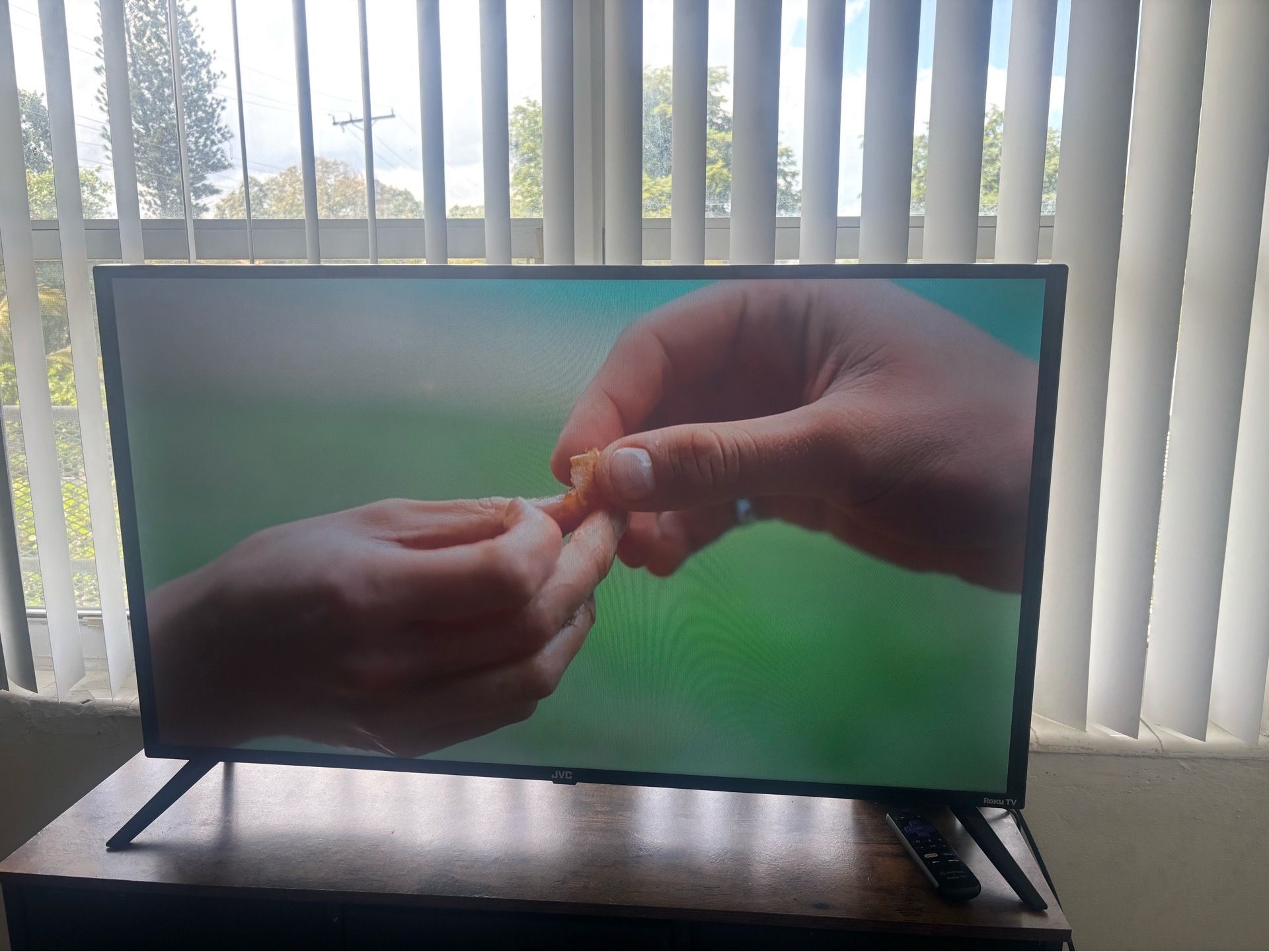 40 inch JVC smart tv