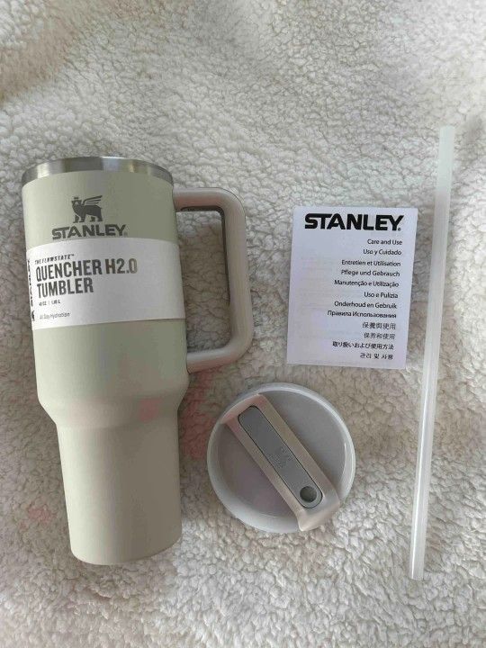 STANLEY Quencher H2.0 Tumbler with Handle and Straw 40 oz