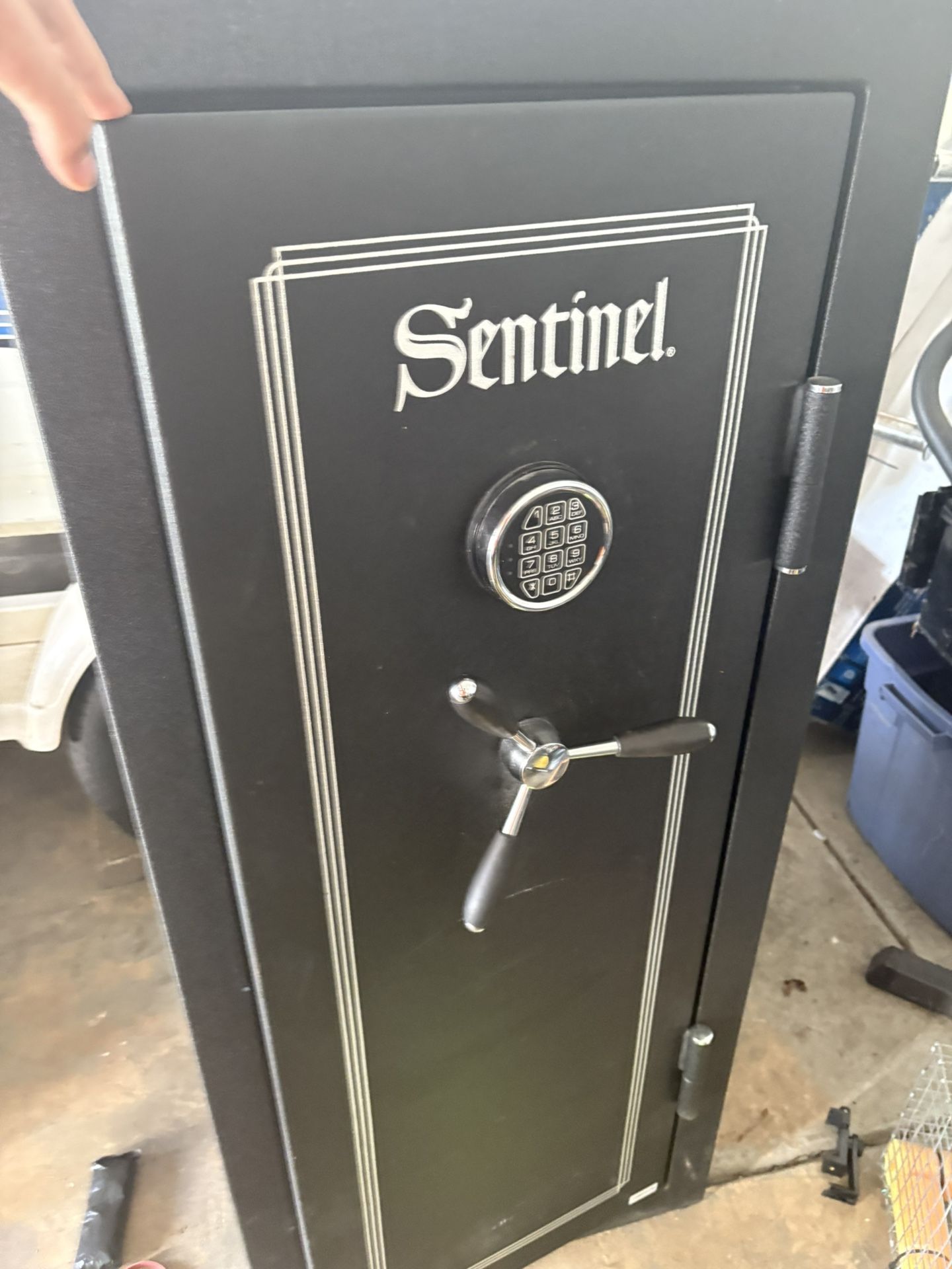 Sentinel Safe, BIG!