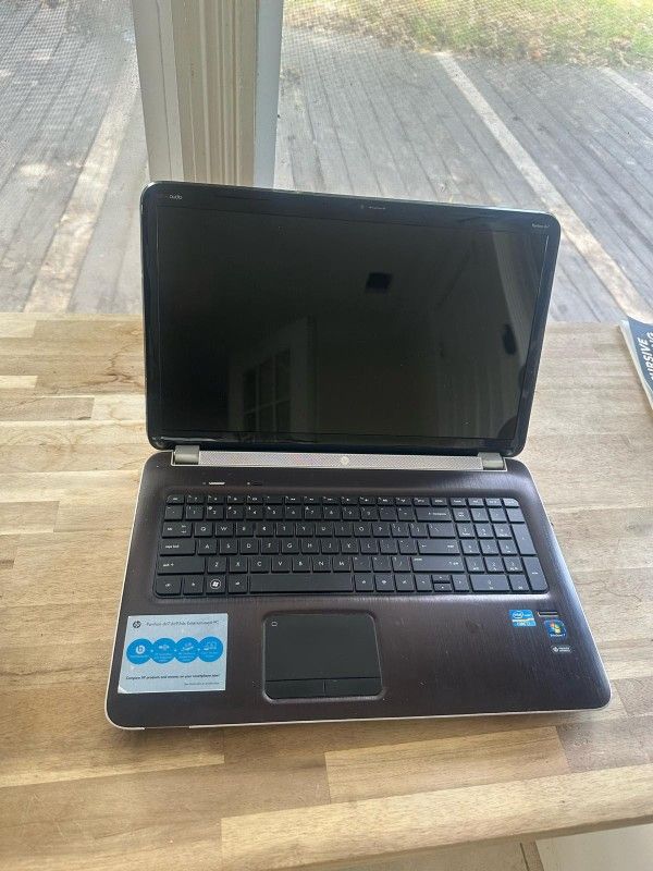 HP Pavilion dv7 Entertainment Laptop – Big Screen + Great Sound