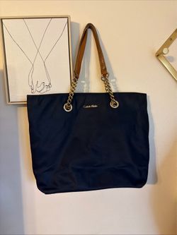 Calvin Klein Shoulder Bag Gold Chain Accents Zip Closure 3 Inner Pockets