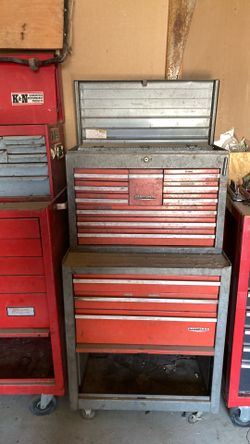 Craftsman rolling toolbox