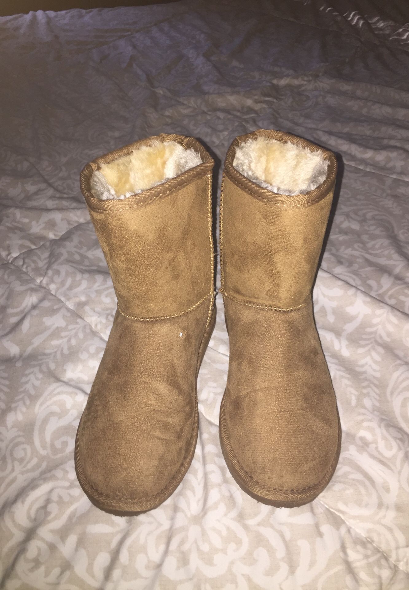 Brown girl boots (New)