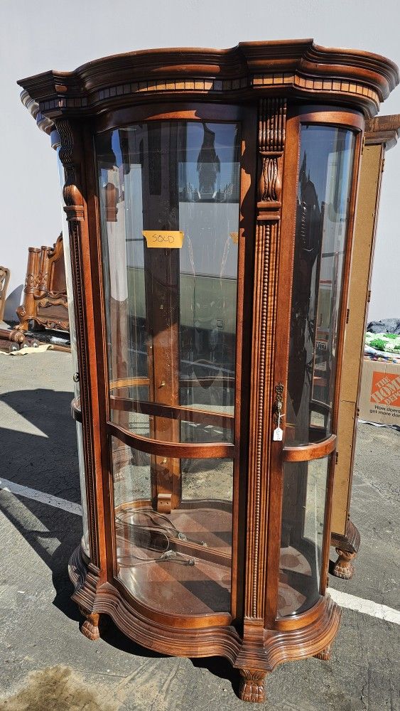 Pulaski Collectors Cabinet