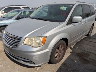 2011 Chrysler Town & Country PARTS @ U-Pull Auto Parts DD4585