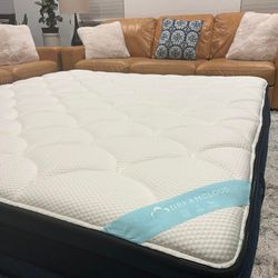 Queen Size--DreamCloud Premier Mattress