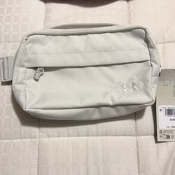 Under Armour Waistbag Crossbody 2L White
