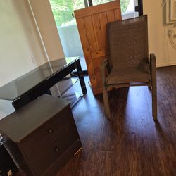 Take all FREE MUST pick up in Pomona by 1pm please