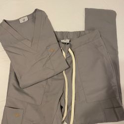 Luuna Scrubs Set - Women’s Size XS