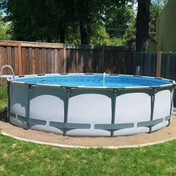 Bestway 15X42 Above Ground Swimming Pool with Filter Pump BRAND NEW