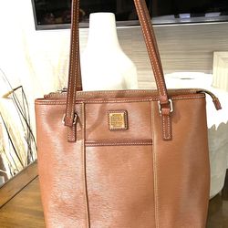 Dooney & Bourke Tote Genuine Leather Authentic With Certificate.